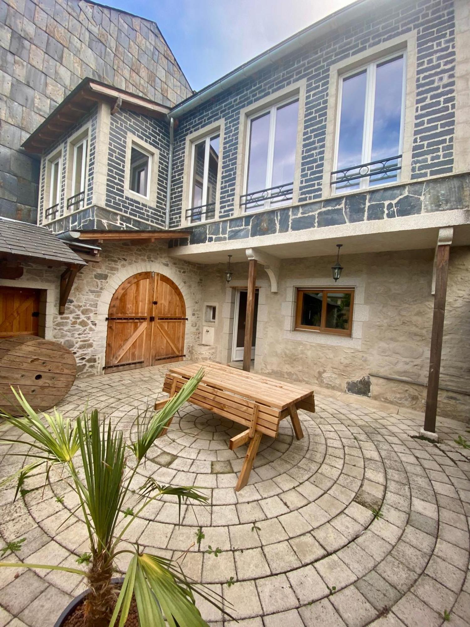 Gite Belfortes Plein Coeur De Brassac Brassac  Exterior photo